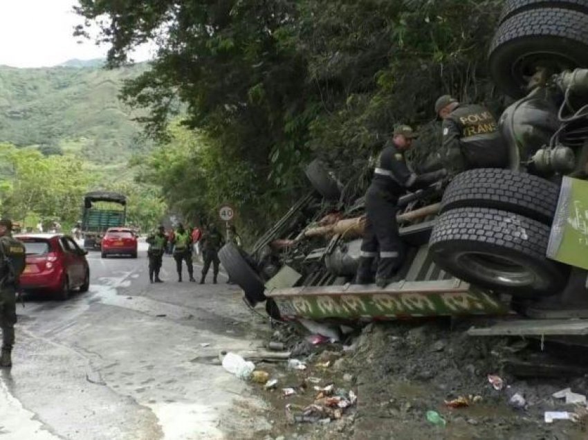 Përmbyset autobusi në Bolivi, 34 të vdekur