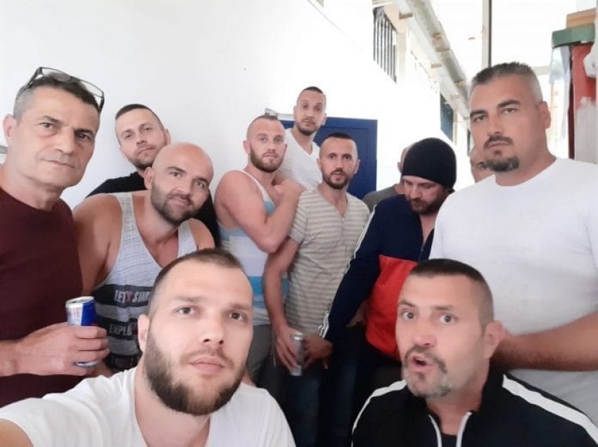 Grupi Kumanova uron Bajramin nga burgu