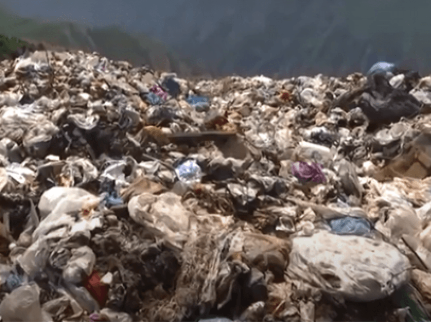 Hedhja e mbeturinave pa kontroll në Bashkia e Bulqizës dhe e Klosit, situata alarmante
