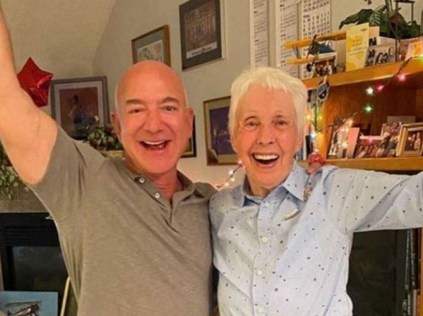 Udhëtoi me Jeff Bezos në hapësirë, 82-vjeçarja aspak e kënaqur