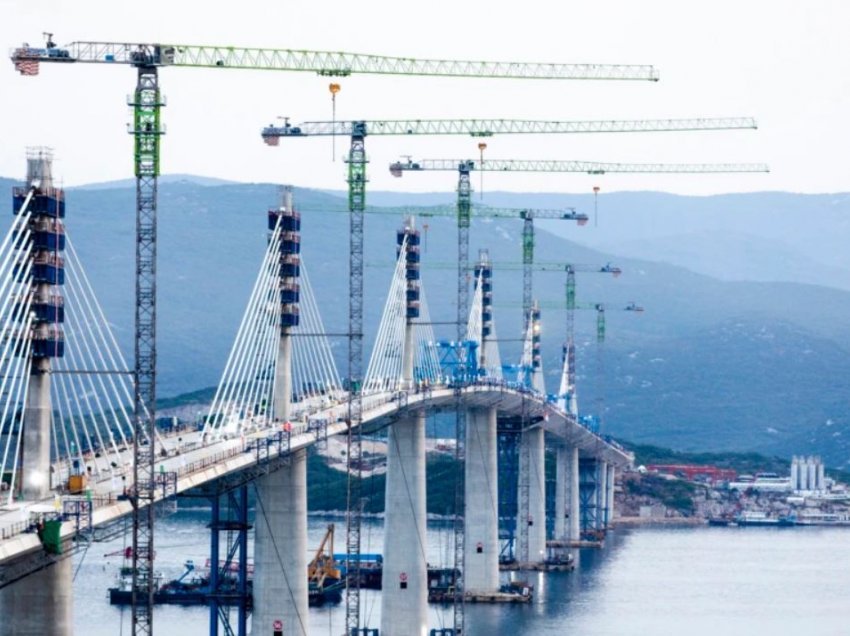 Hapet Ura e Peleshacit që lidh dy brigjet e Kroacisë