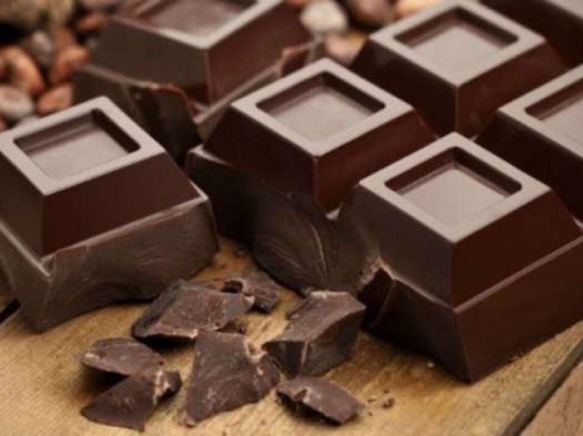 Cilat janë dobitë e konsumimit të çokollatës së zezë?