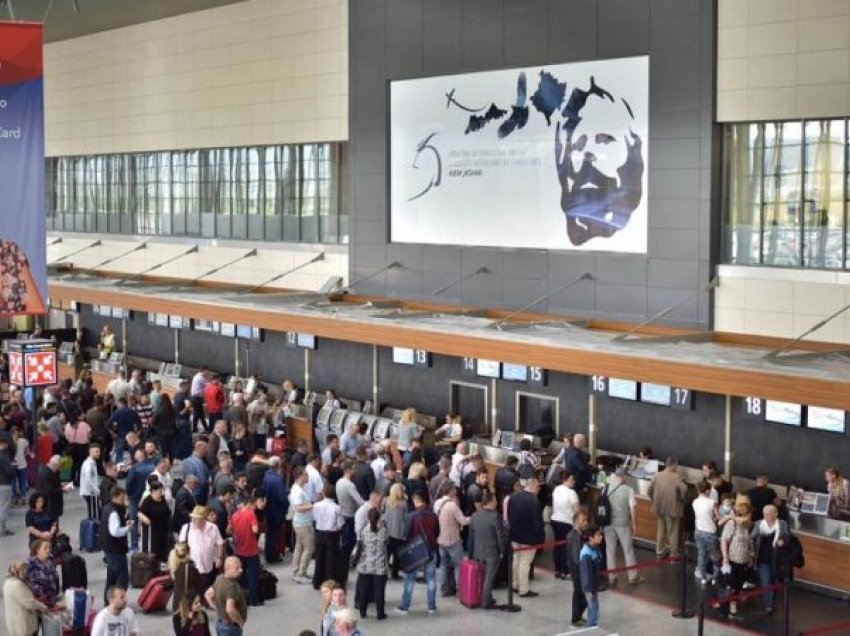 Ia vodhi 1 mijë e 800 euro shqiptarit të Kosovës në aeroport, ja çka e gjen shtetasen gjermane
