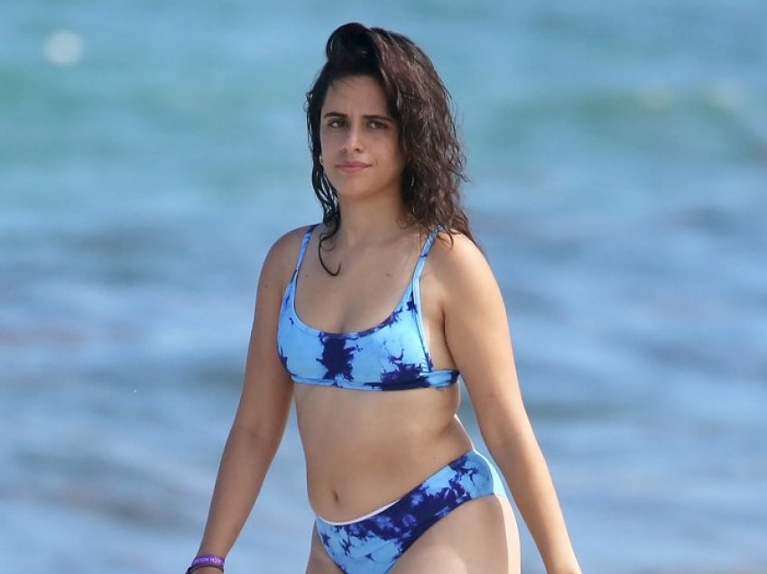 E ofenduan për fotot me bikini dhe trupin, Camila Cabello ju drejtohet fansave me një mesazh