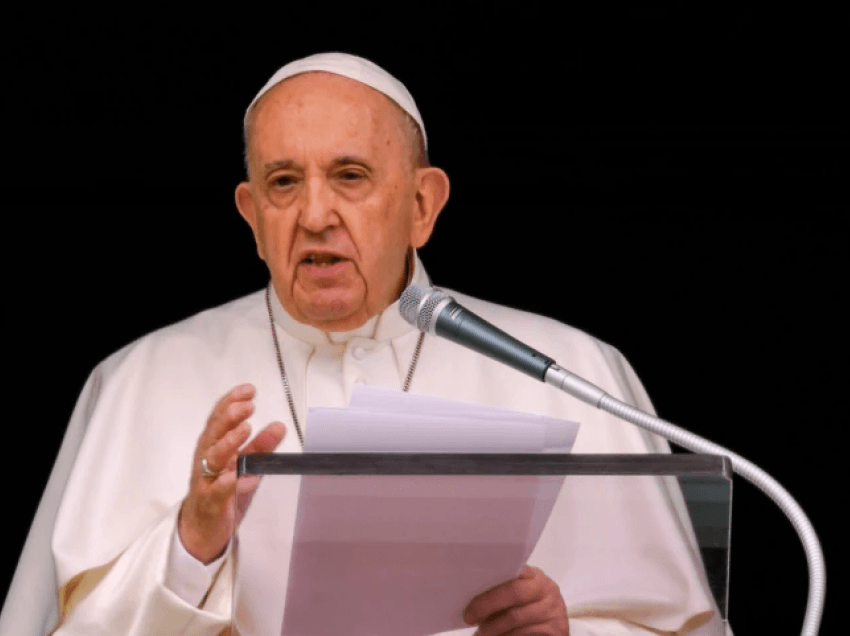 Papa shpreh dhimbje, por jo ndjesë pas zbulimit të eshtrave të 215 fëmijëve në Kanada