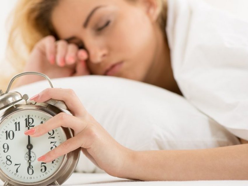 Çfarë mund të ndodhë me trupin tuaj nëse zgjoheni në të njëjtën kohë çdo ditë?