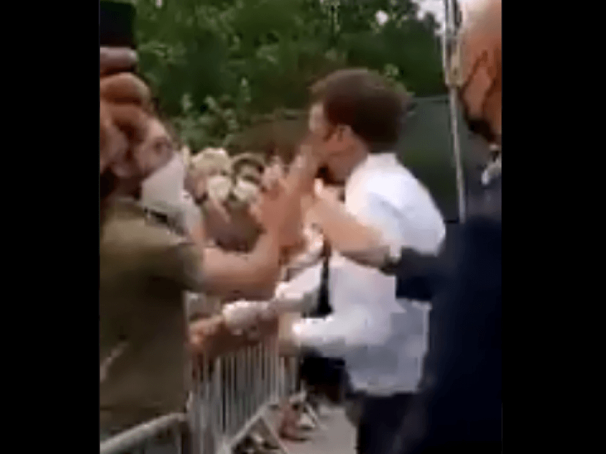 Skandali / Vjen reagimi i Macron pas goditjes me shuplakë nga qytetari: Ja çfarë thotë ai