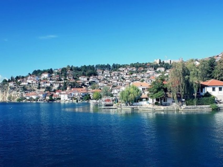 Geer: Nuk ka vend për ndërtimet paleje në rajonin e Liqenit të Ohrit