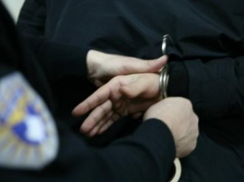 Arrestohen dy persona në Ferizaj, dyshohet se dhunuan seksualisht disa vajza të mitura