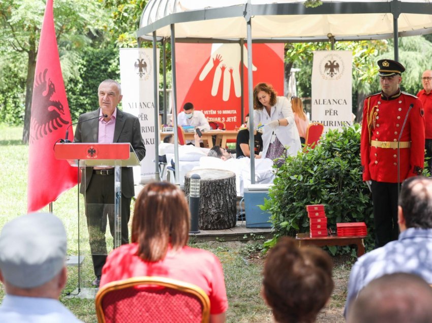 Presidenti Meta bënë thirrje në Ditën Botërore të Dhuruesve Vullnetarë të Gjakut