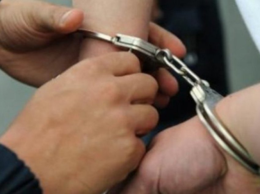 Kanosi me armë dy persona, policia arreston të dyshuarin në Podujevë