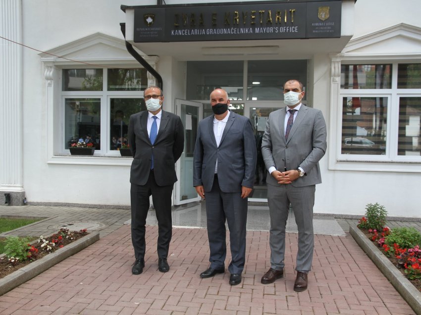 Ambasadori i Turqisë në Kosovë qëndroi sot në Viti 