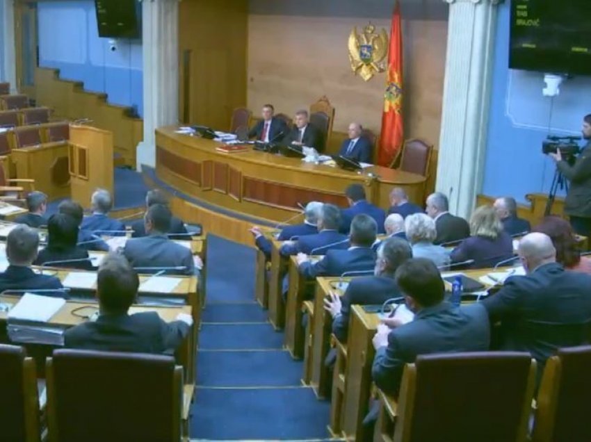 Parlamenti  i Malit të Zi shkarkon ministrin për qëndrimin ndaj ngjarjes së Srebrenicës