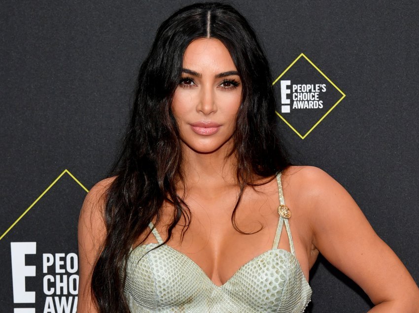 Kim Kardashian jep urdhër ndalimi ndaj personit që i dërgoi një unazë fejese diamanti