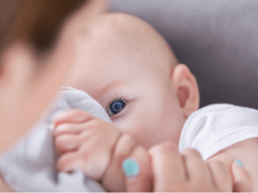 Ndikimi i vaksinave tek qumështi i gjirit