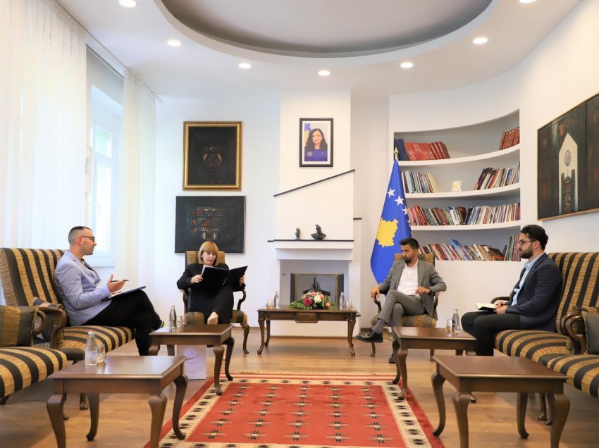 Takim me përfaqësues të Qendrës Kombëtare të Librit dhe Leximit në Shqipëri
