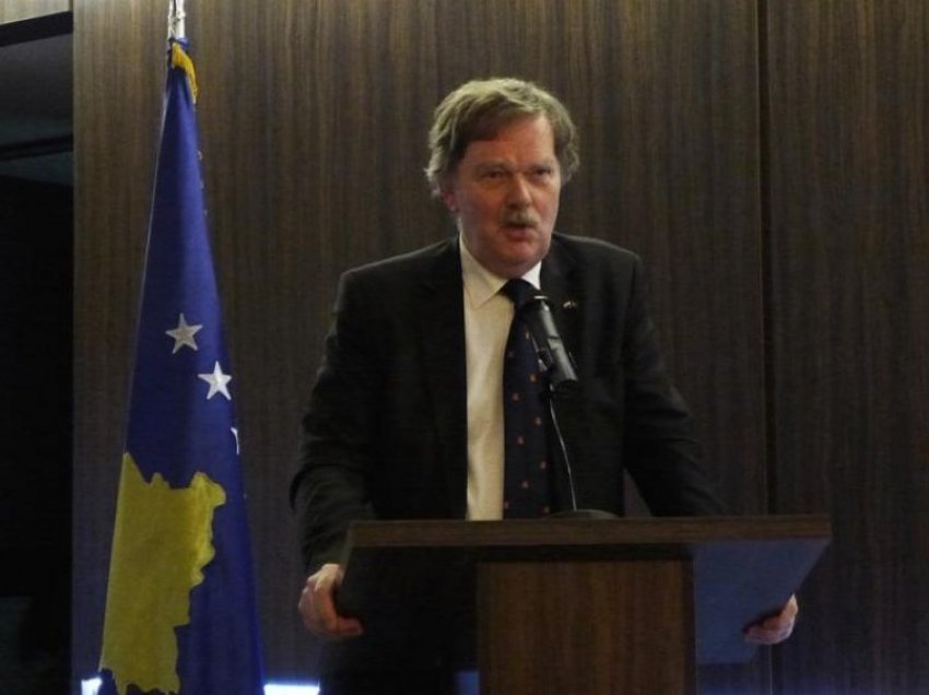 Ish-ambasadori i Holandës në Kosovë i reagon ashpër Borrellit: Po e tregoni përsëri paaftësinë tuaj!