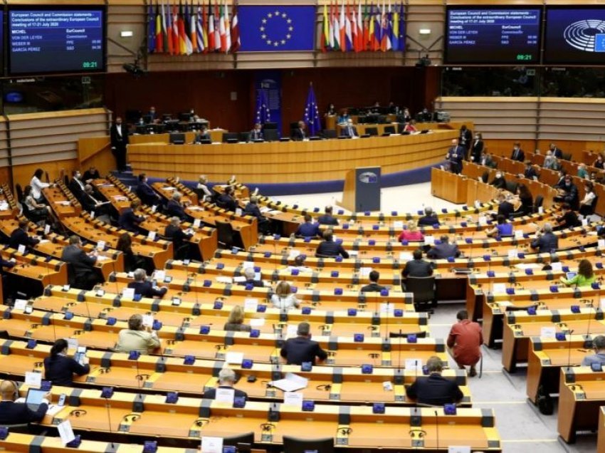 PE miraton rezolutë për të drejtën në abort të sigurt