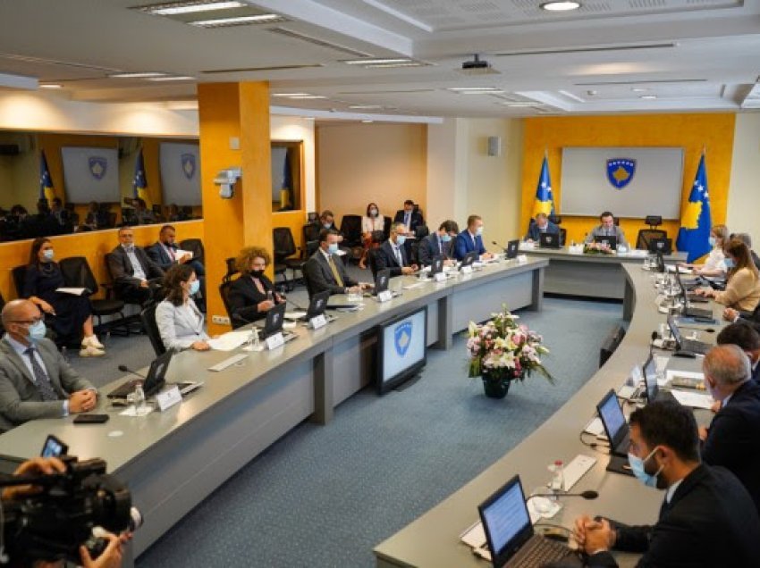 ​Qeveria miraton Projektligjin për tregtinë me naftë dhe produkte te naftës në Kosovë