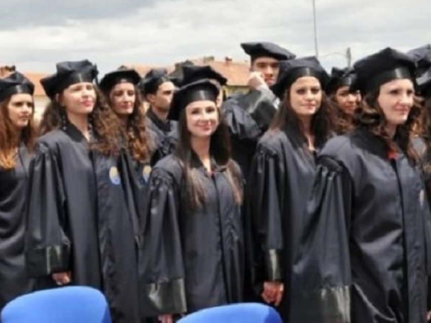 “Nuk je tip nëse e humb jetën në maturë!”, me këtë moto i uron maturantët në Maqedoni