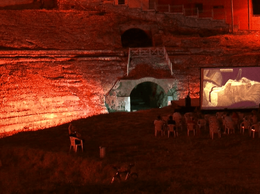 Festival i filmit arkeologjik/ Shfaqen në amfiteatrin e Durrësit dokumentarët