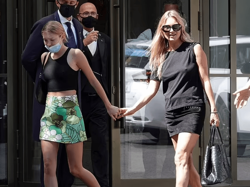 Kate Moss duket e thjesht derisa shoqërohet me vajzën e saj