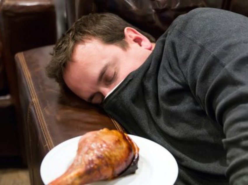 E keni pyetur ndonjëherë veten: Pse ndiheni të lodhur pasi hani ushqim?
