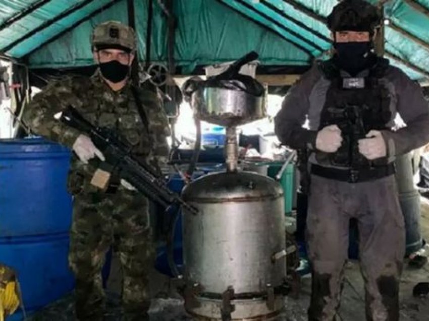 Sekuestrohen 6 tonë kokainë në xhungël, dyshohet se i përkasin Ushtrisë Nacional-Çlirimtare