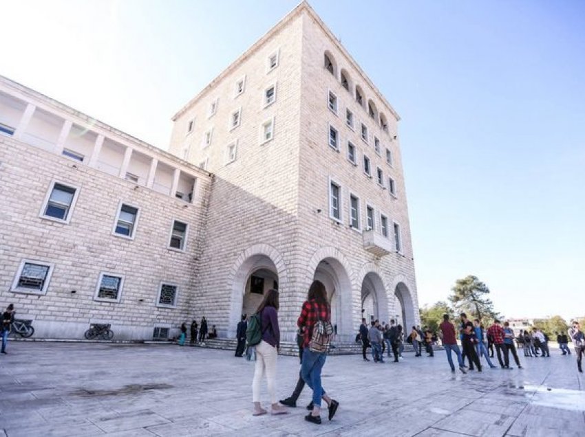 Të sapodiplomuarit punësohen më lehtë në Shqipëri se kudo në rajon