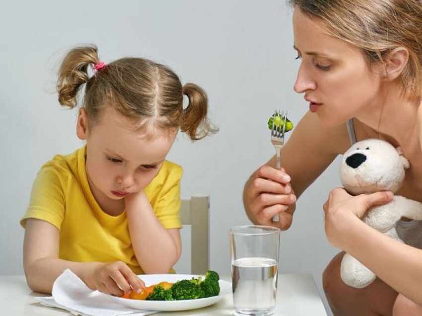 Ka një mënyrë shumë të thjeshtë që fëmijët të hanë më shumë perime