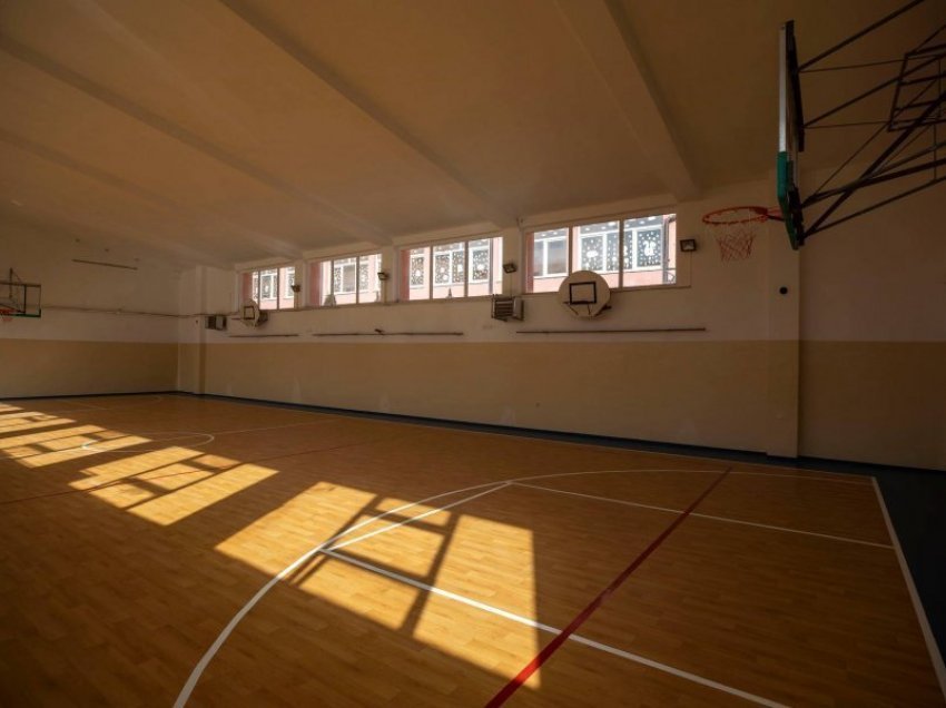 Rinovohet salla sportive në shkollën 'Zenel Hajdini' në kryeqytet
