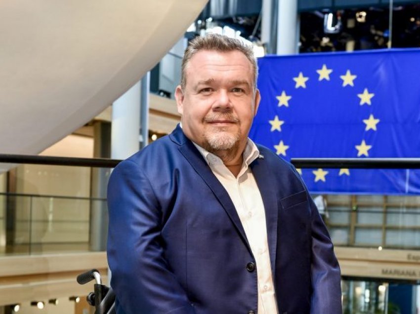 Raporti për Shqipërinë, David Lega kërkon të korrigjohet njoftimi i Parlamentit Evropian