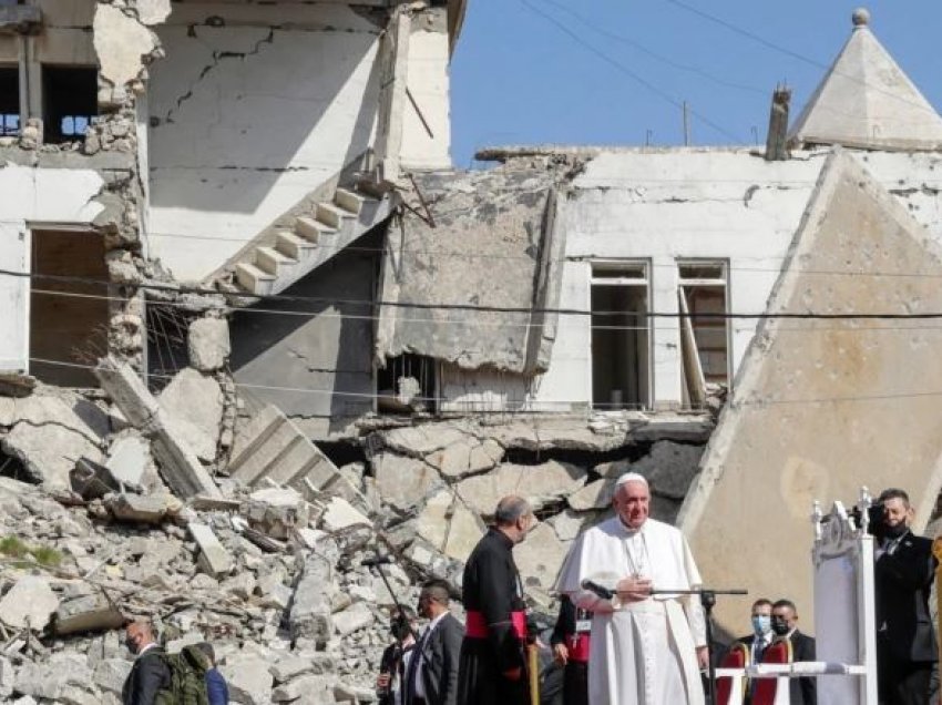 Irak, Papa u bën thirrje të krishterëve të falin, e të rindërtojnë vendin