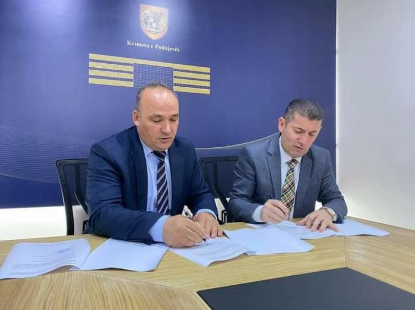 Posta e Kosovës me shërbime për qytetarët në objektin e Komunës së Podujevës