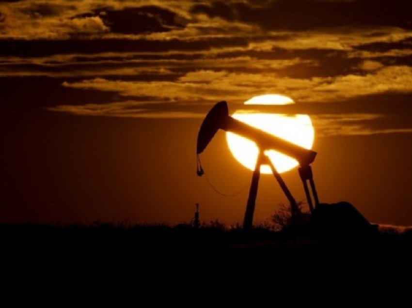 ​Çmimet e naftës mbi 69 dollarë, në fokus ulja e furnizimit