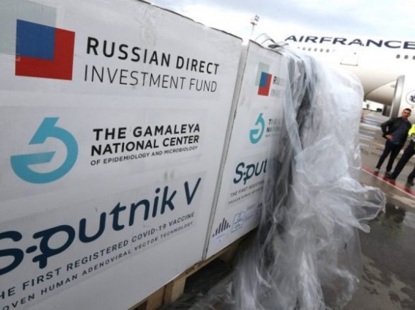 Franca mohon raportimet ruse se do ta prodhoj vaksinën ‘Sputnik V’