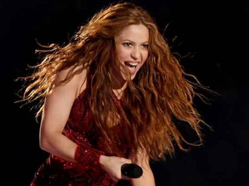 Shakira paralajmëron këngën e re