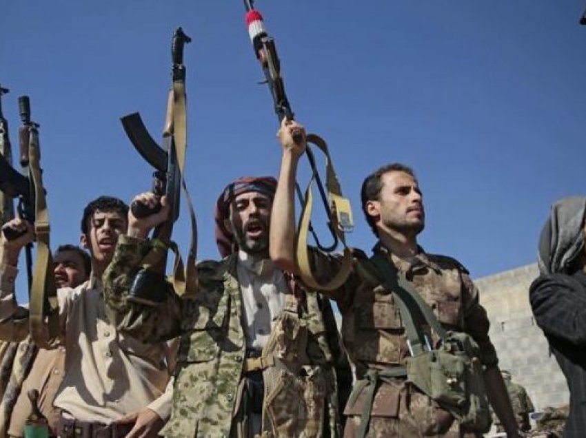Rebelët Houthi vrasin tre fëmijë dhe 15 ushtarë në Jemen