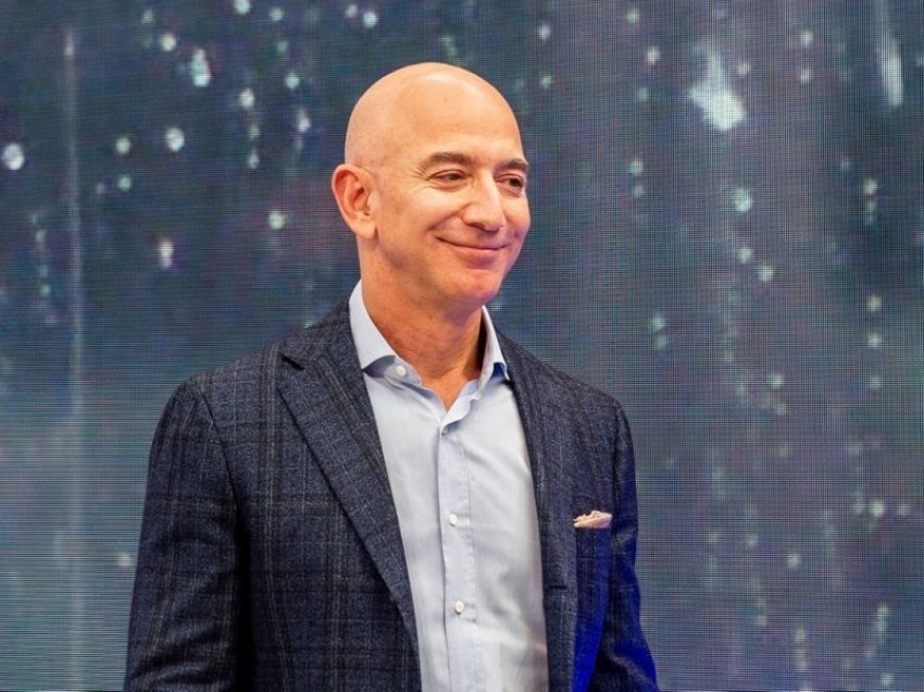 Jeff Bezos zgjedh pasardhësin e tij në Amazon