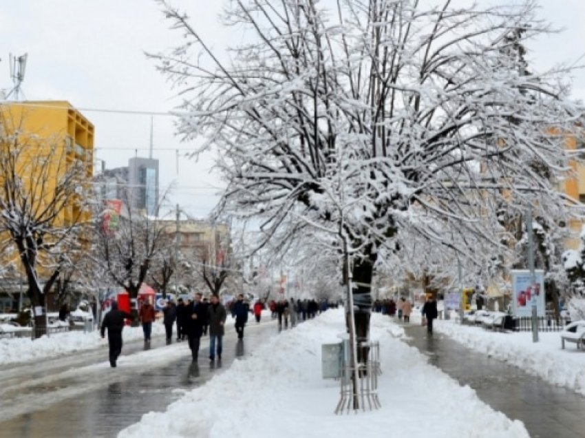 Mot i ftohtë dhe me borë në ditët në vazhdim në Kosovë