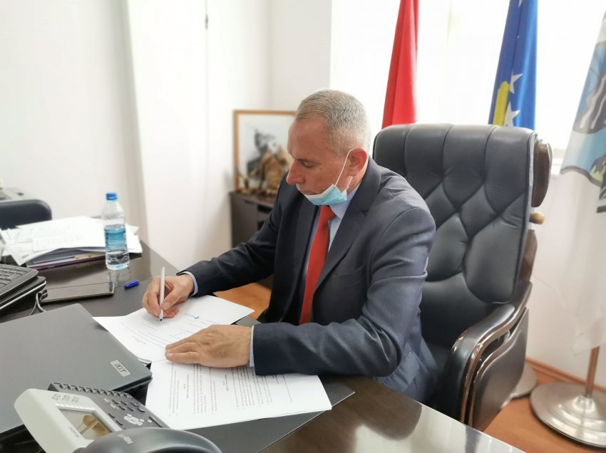 Komuna e Malishevës nënshkruan marrëveshjen me MPL për grantin e performacës komunale