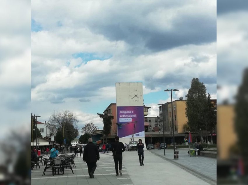Denoncimi/ Rilindja shkel ligjin, ngjit postera në pronën publike pa filluar fushata