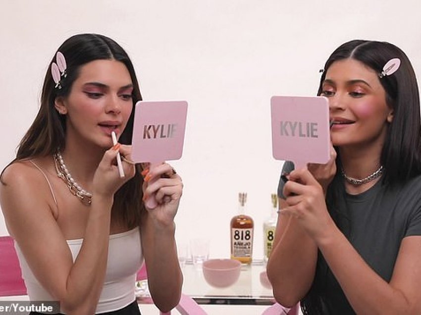Kylie Jenner dhe Kendall Jenner publikuan videon duke u grimuar në gjendje të dehur