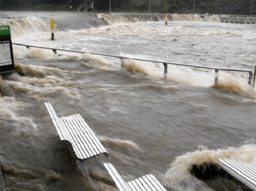 Australi/ Paralajmërohen përmbytje ‘të rrezikshme për jetën’ 