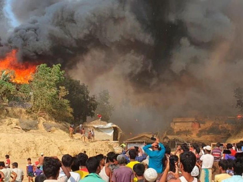 Bangladesh, zjarri shkatërron kampin e refugjatëve të popullsisë rohyngia