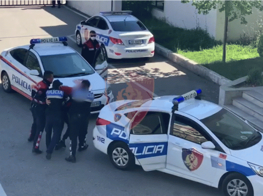 Sherri mes tyre ‘alarmoi’ policinë, shoqërohet një grua dhe një burrë në Durrës