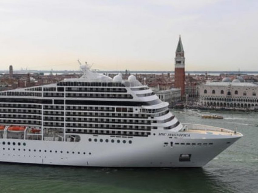 Venediku ndalon ankorimin e anijeve të mëdha
