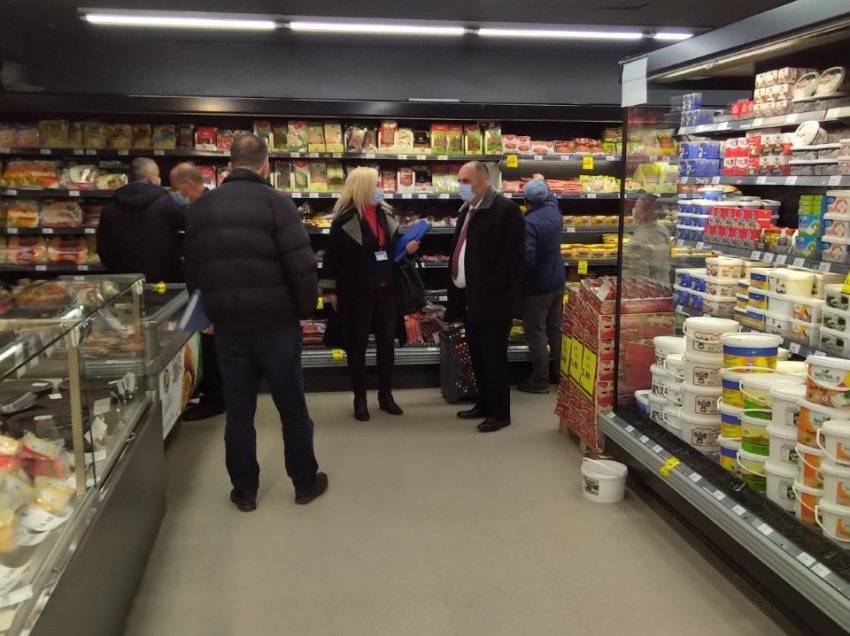 Drejtoria e Inspekcionit në Gjakovë largon nga tregu 500 kg produkte ushqimore që nuk i plotësojnë kushtet për konsum