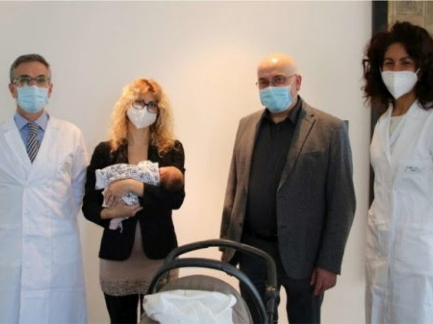 Në Itali lindin dy vajza me antitrupa koronavirusi, falë vaksinës në shtatzëni