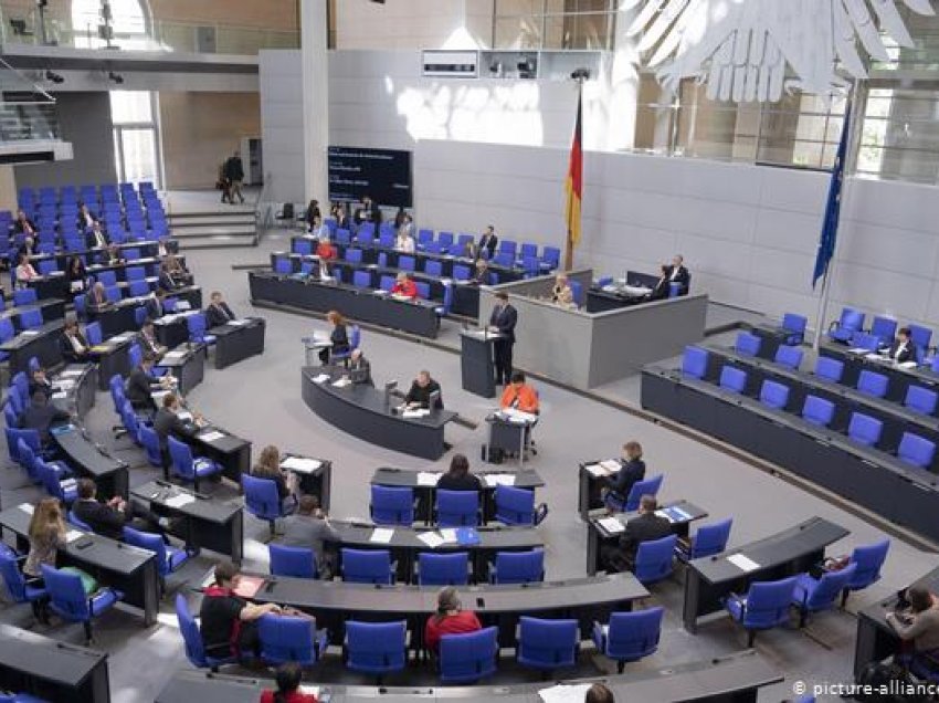 Bundestagu miraton regjistrin për lobiim në institucione